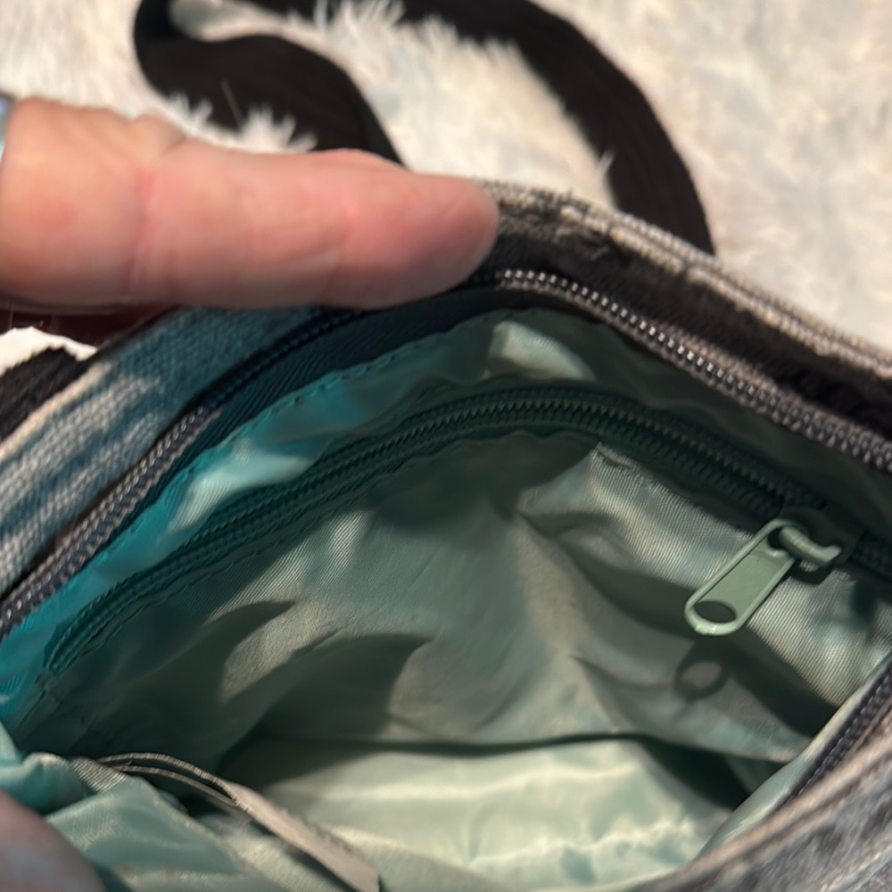 Dakine Black and Gray Floral Crossbody Bag - Picture 3 of 3